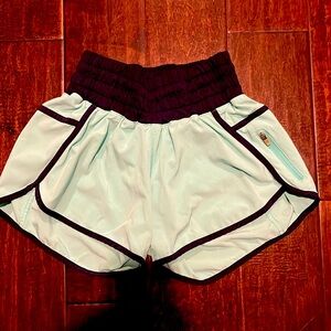 Lululemon Hotty Hot low rise shorts!